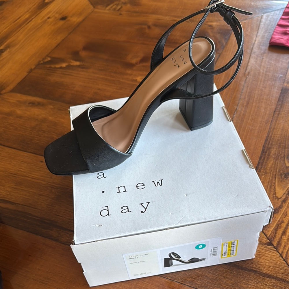 A New Day Black Strappy Block Heels - Picture 2 of 9